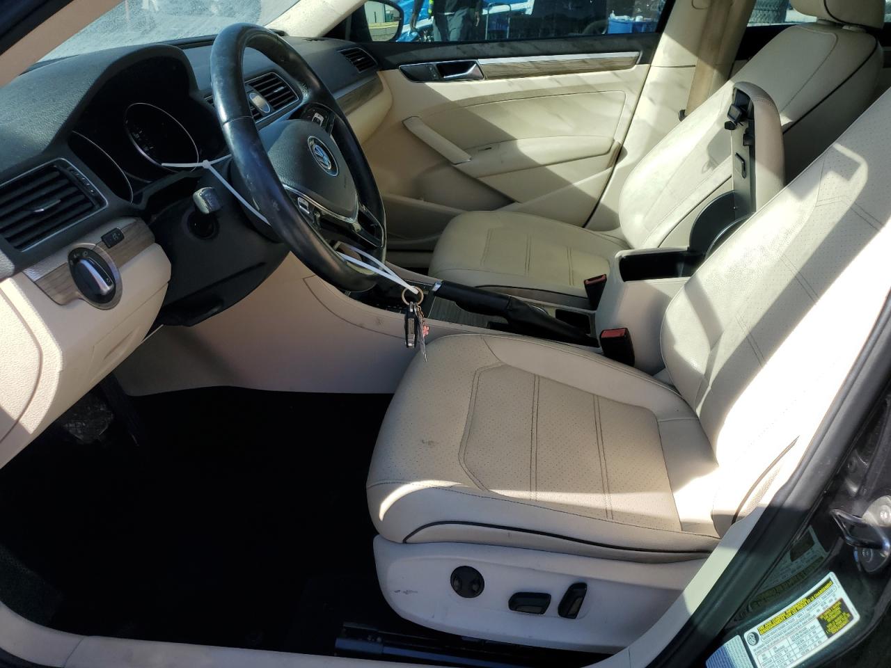 2017 Volkswagen Passat Se VIN: 1VWBT7A32HC032327 Lot: 92656335