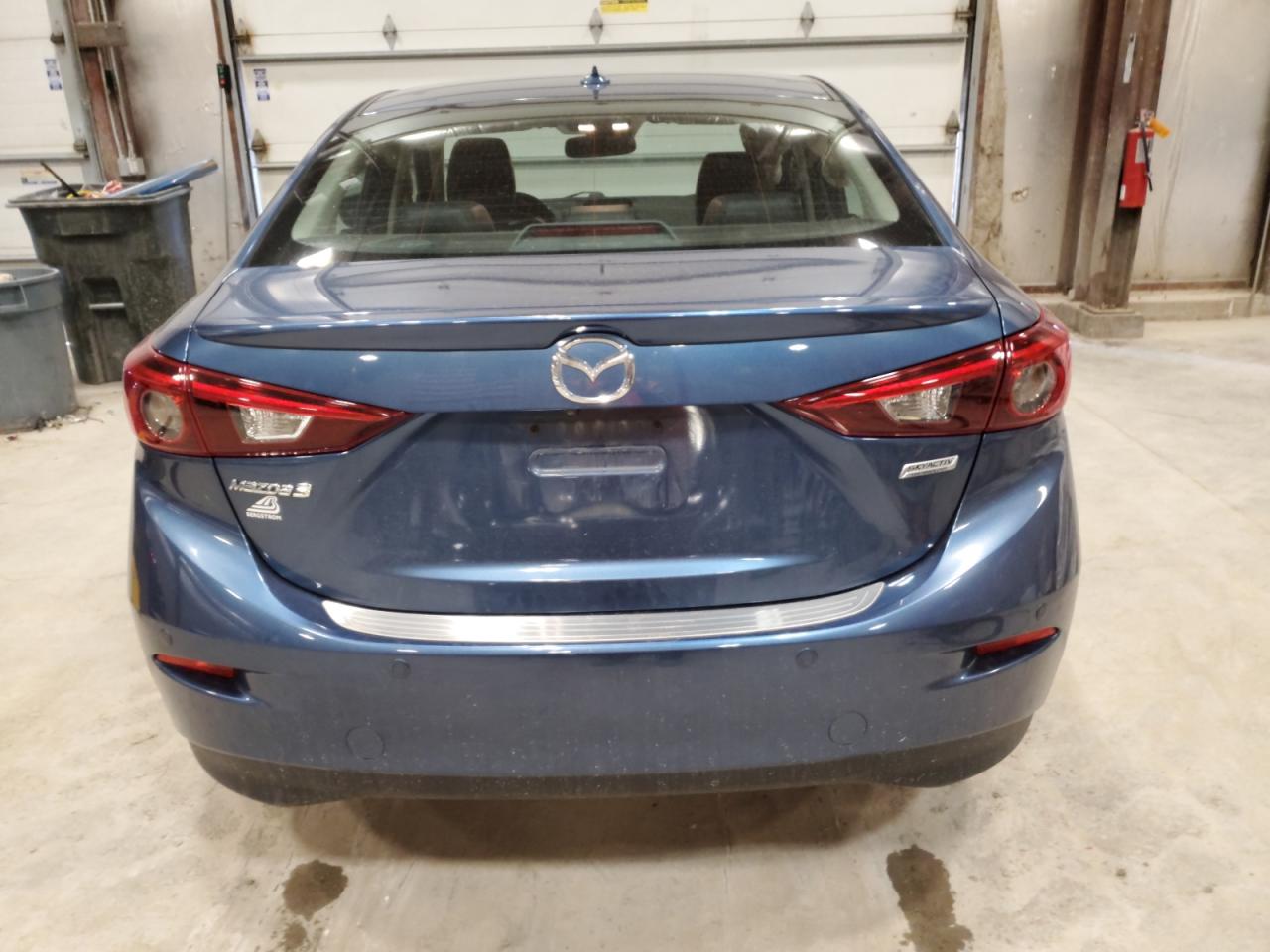 2018 Mazda 3 Grand Touring VIN: 3MZBN1W32JM194074 Lot: 92195335