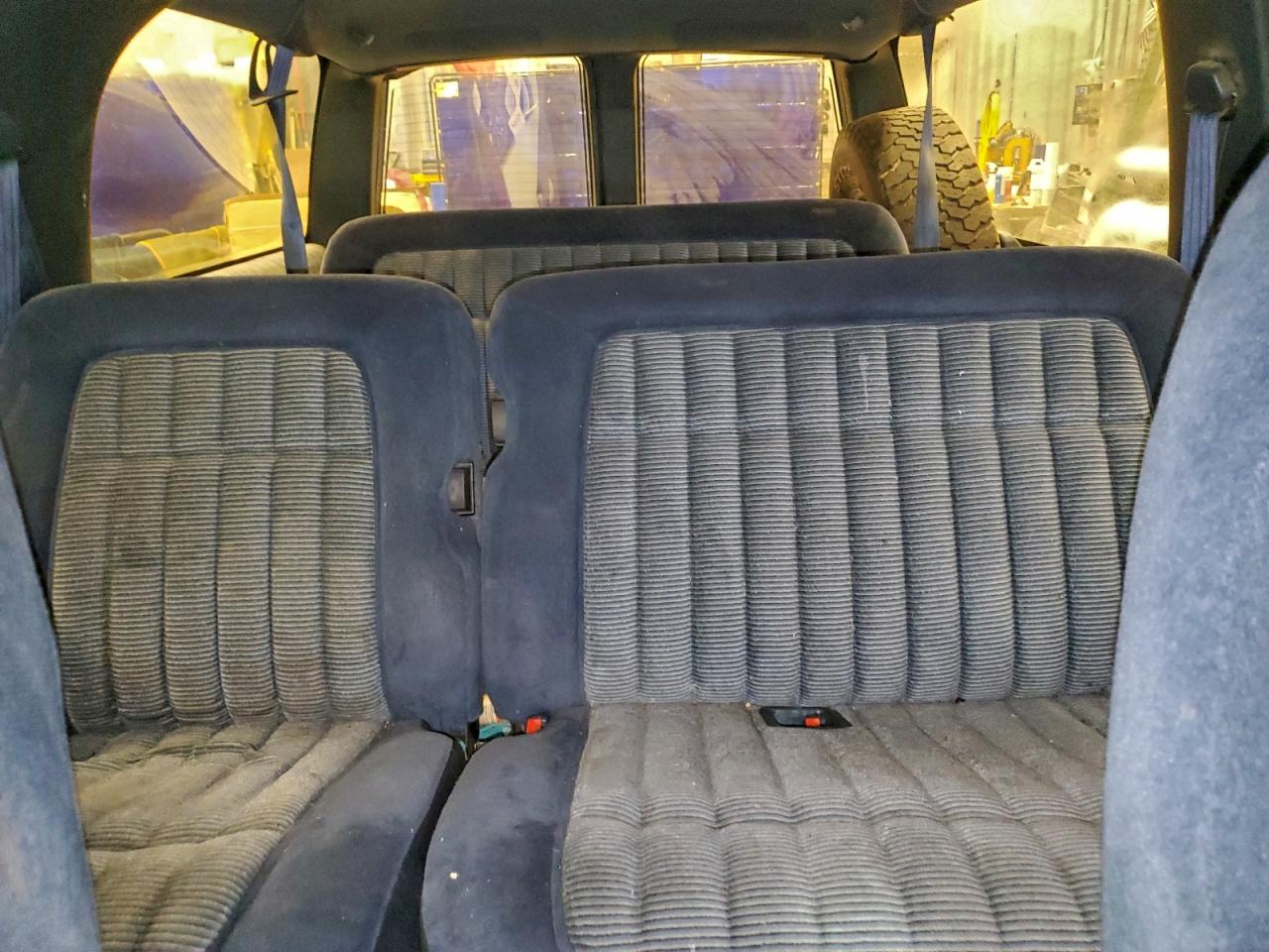 1993 Chevrolet Suburban K1500 VIN: 1GNFK16K3PJ344968 Lot: 93314935