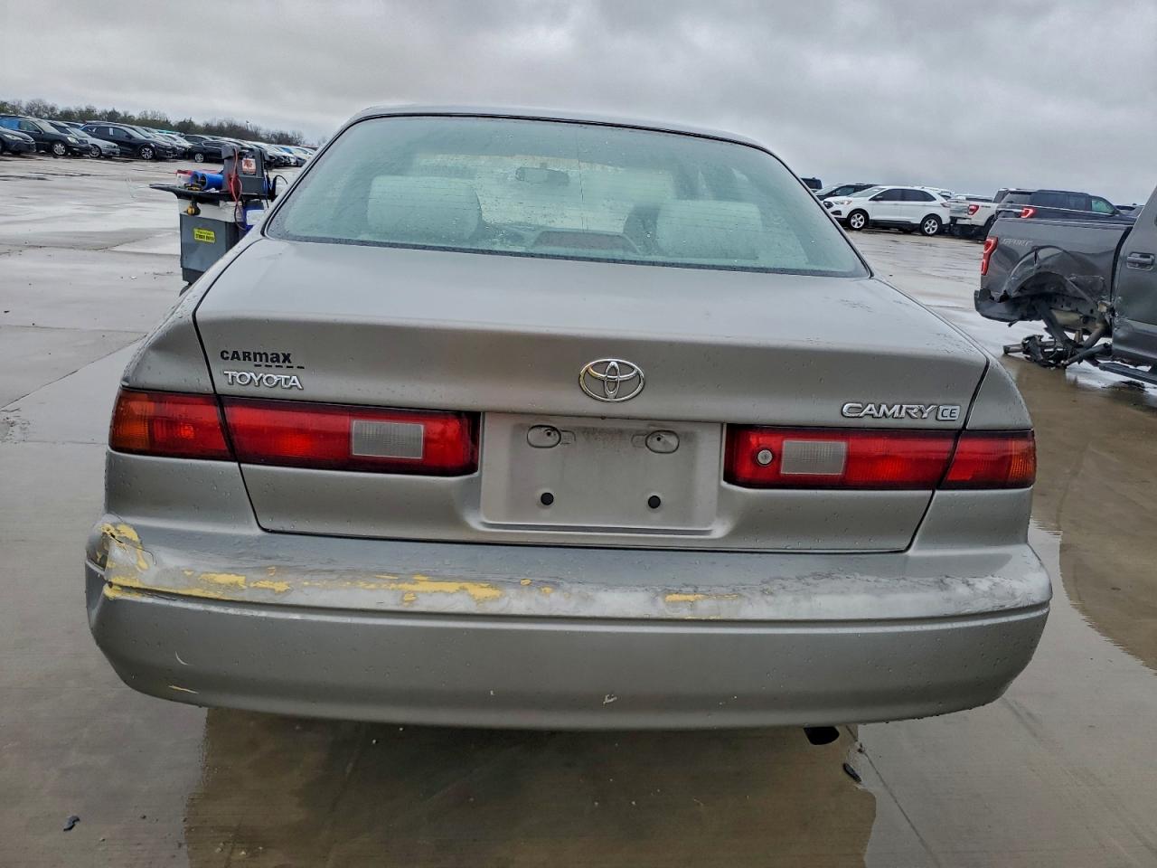 1999 Toyota Camry Ce VIN: 4T1BG22K7XU570932 Lot: 94229005