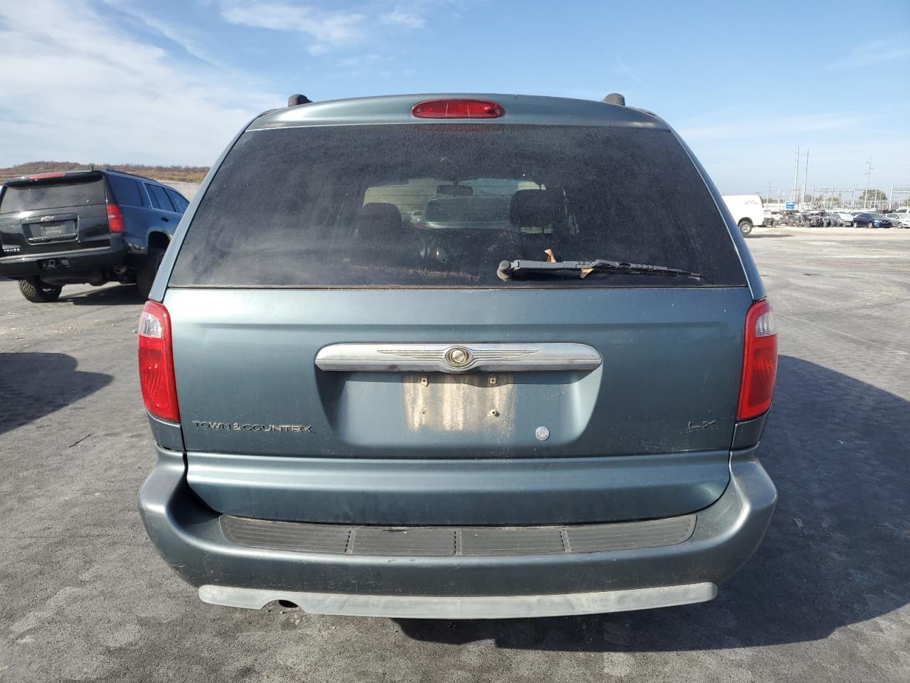 2006 Chrysler Town & Country Lx VIN: 1A4GP44RX6B568807 Lot: 92240245