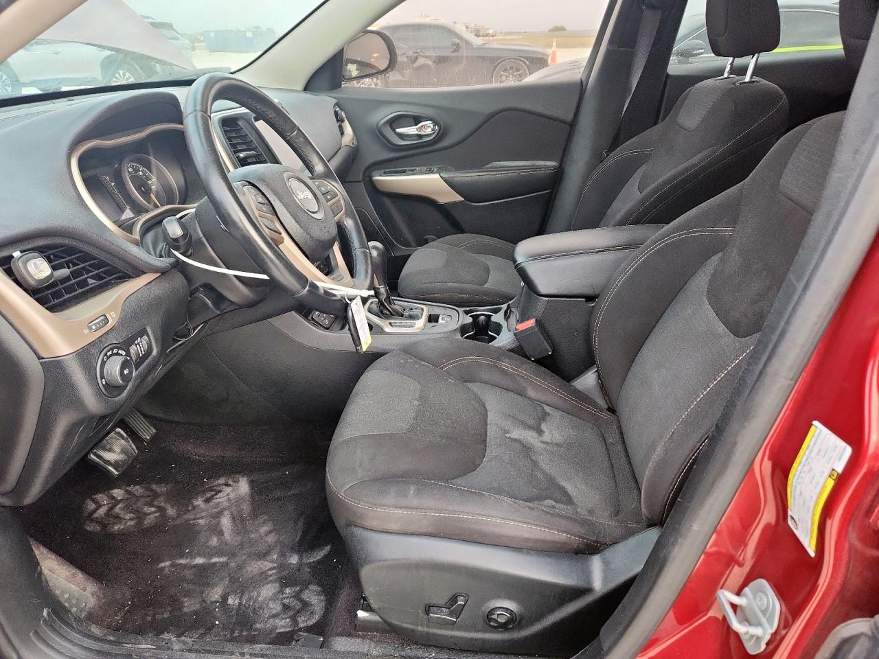 2017 Jeep Cherokee Latitude VIN: 1C4PJLCS9HW592369 Lot: 91943025