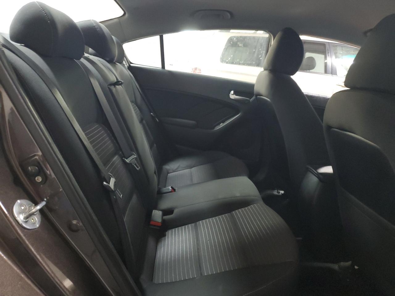 2017 Kia Forte Lx VIN: 3KPFL4A76HE132588 Lot: 92641675