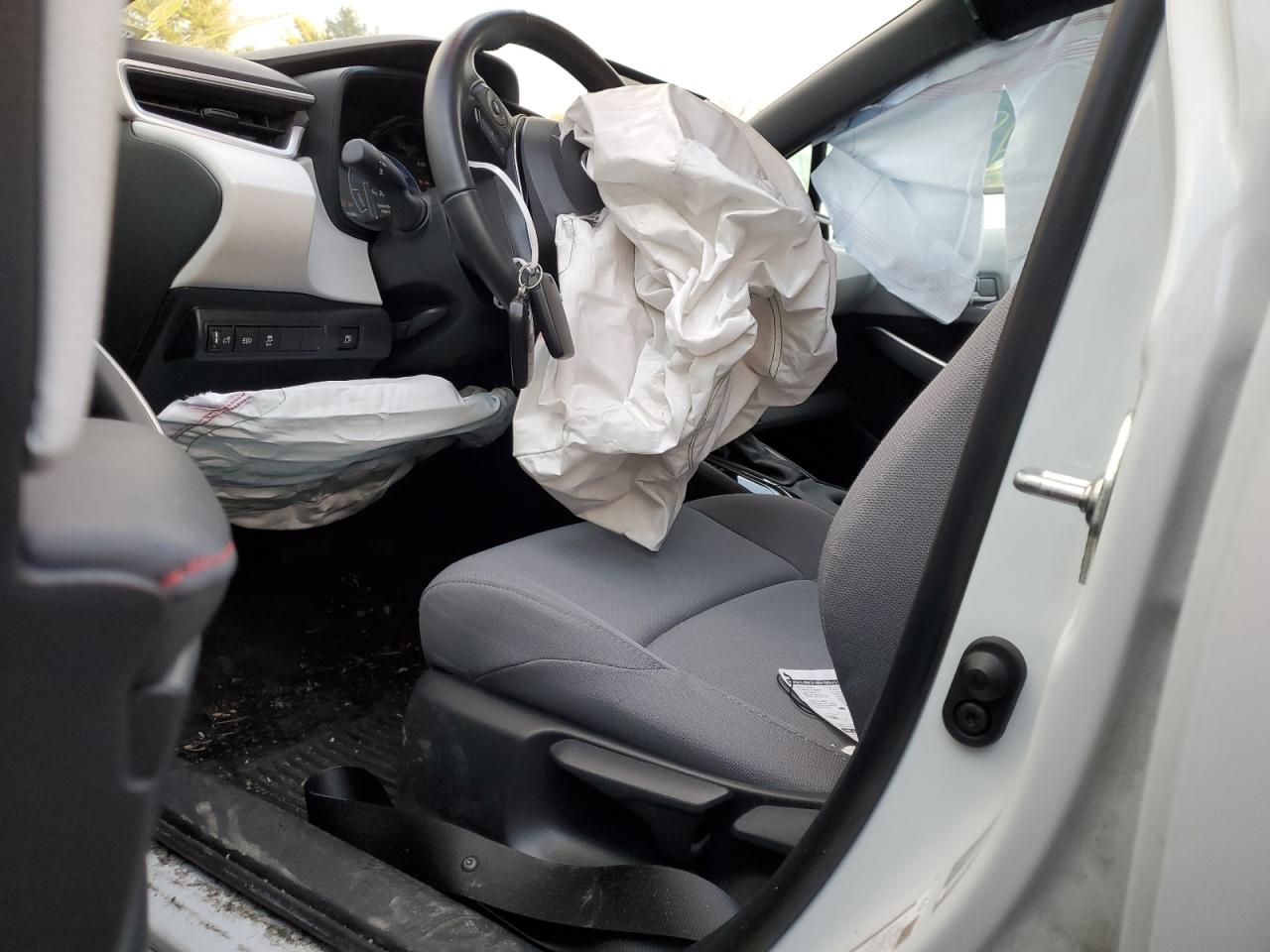 2025 Toyota Corolla Le VIN: JTDBDMHE8SJ011488 Lot: 90376695