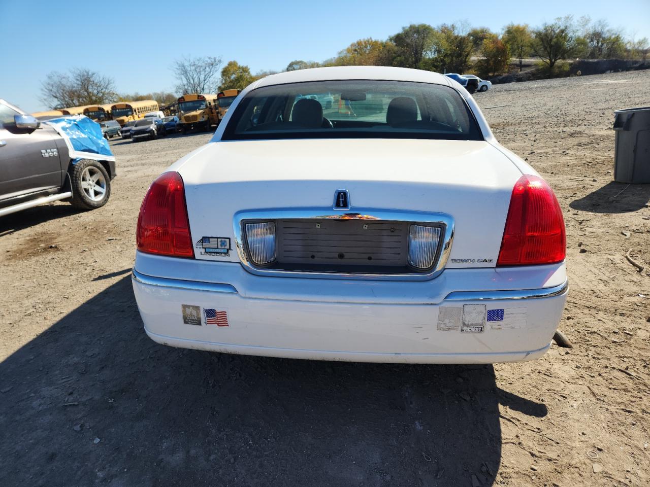 2007 Lincoln Town Car Signature Limited VIN: 1LNHM82V07Y627061 Lot: 91596865