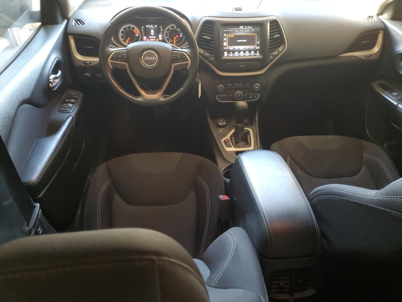 2016 Jeep Cherokee Latitude VIN: 1C4PJMCS9GW161373 Lot: 92336615