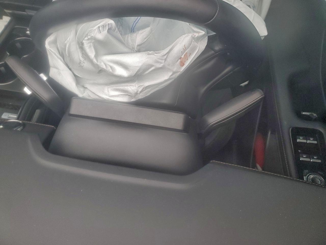 2024 Lincoln Nautilus Reserve VIN: 5LMPJ8K47RJ877028 Lot: 93826005