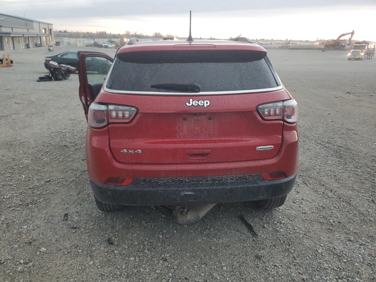 2018 Jeep Compass Latitude VIN: 3C4NJDBBXJT331732 Lot: 92904705