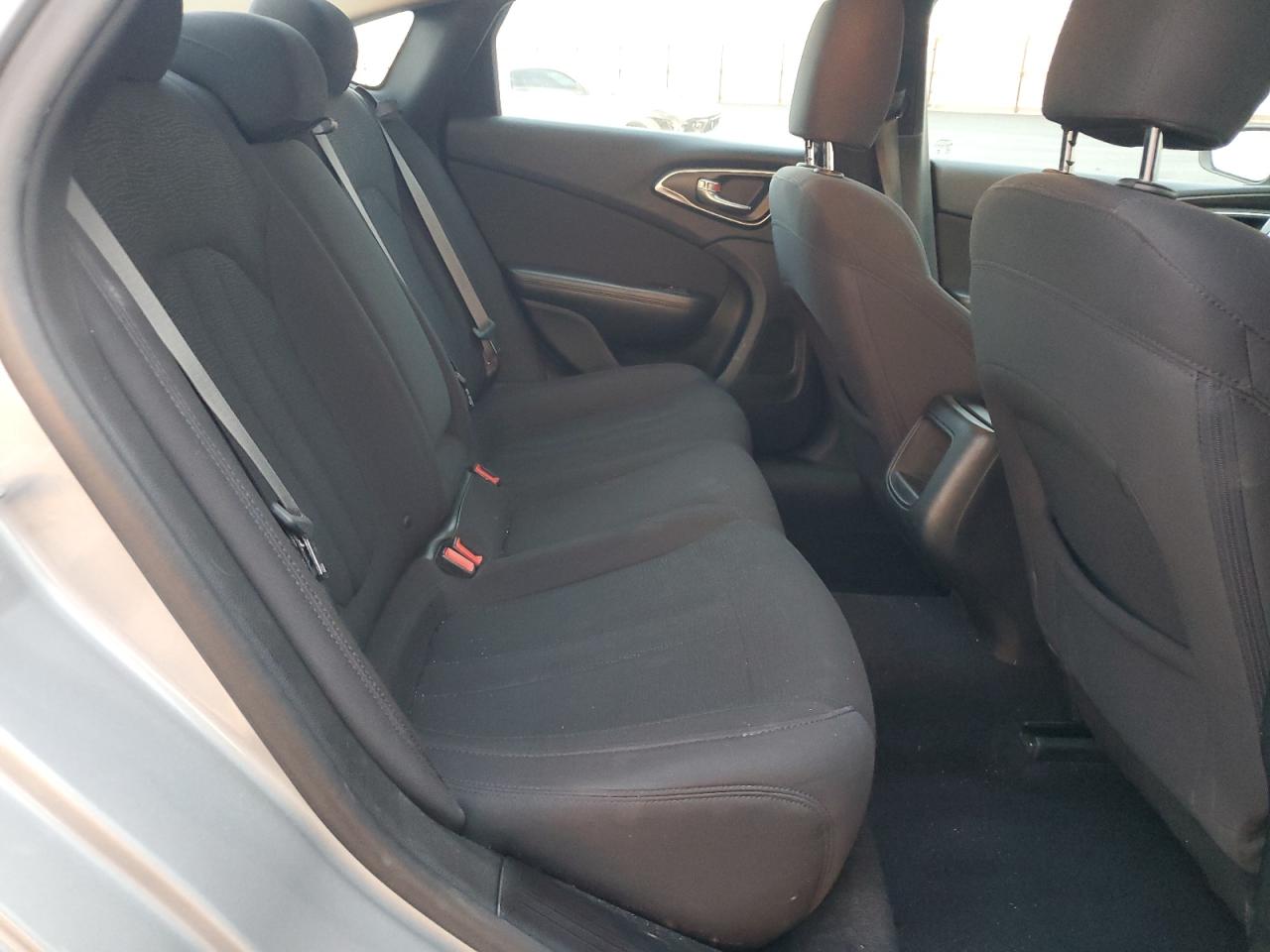 2015 Chrysler 200 Limited VIN: 1C3CCCAB1FN627151 Lot: 92436785