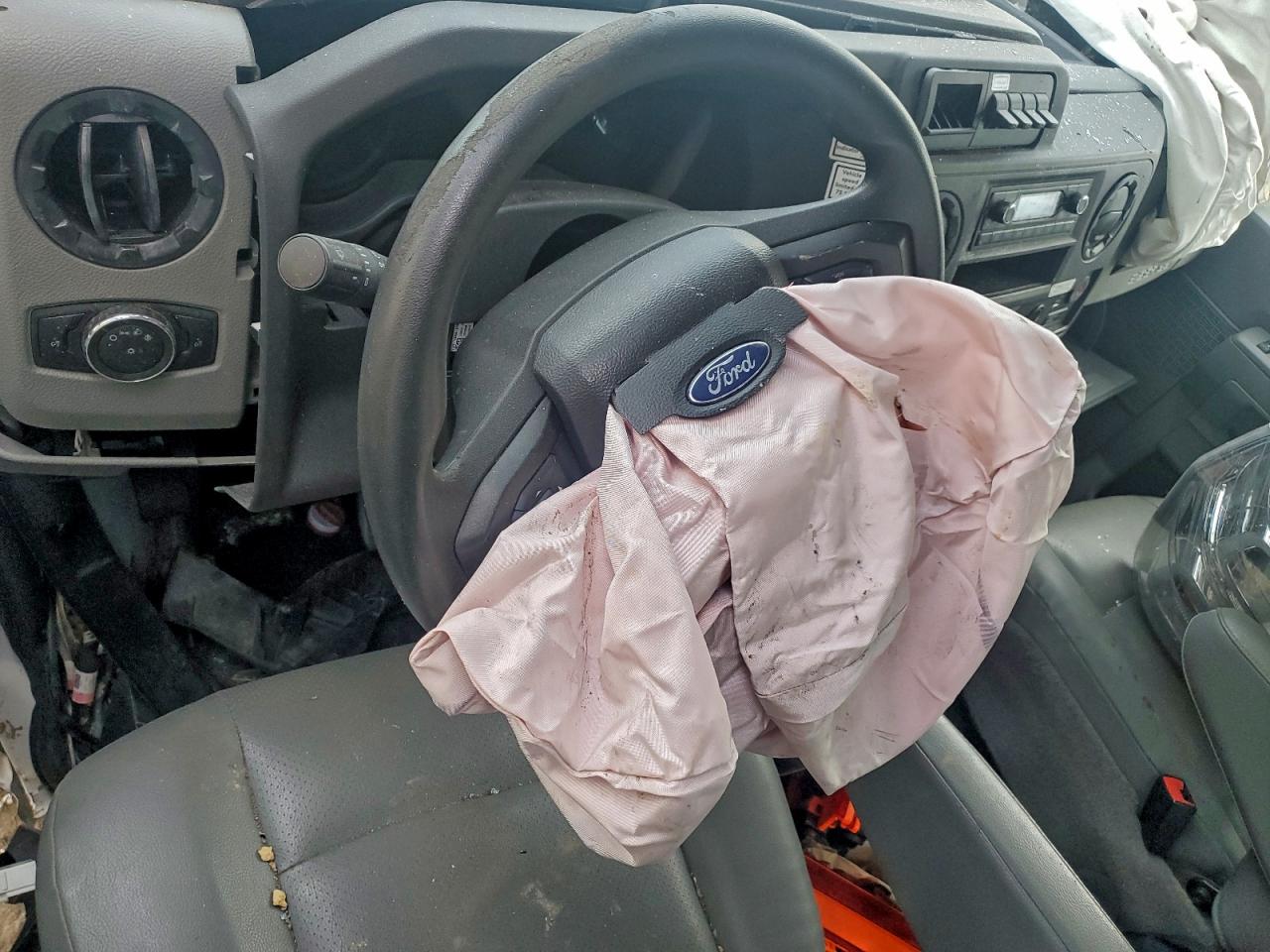 2022 Ford Econoline E350 Super Duty Cutaway Van VIN: 1FDWE3FN8NDC03522 Lot: 93674925