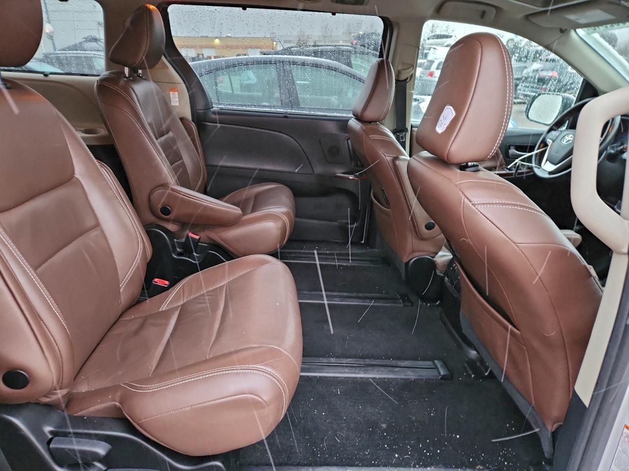 2018 Toyota Sienna Xle VIN: 5TDDZ3DC8JS205335 Lot: 94092945