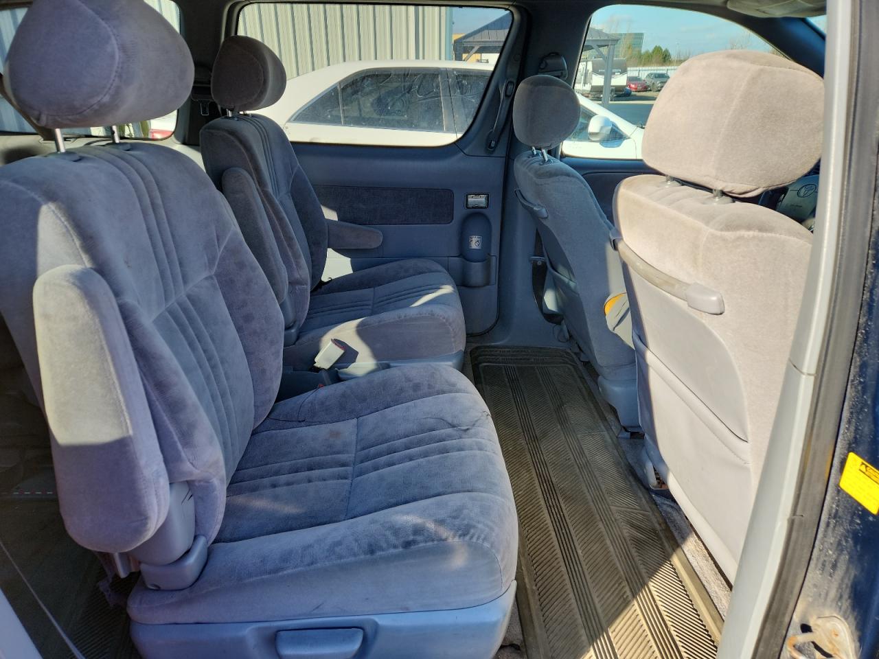 2002 Toyota Sienna Le VIN: 4T3ZF13C82U462080 Lot: 91605115