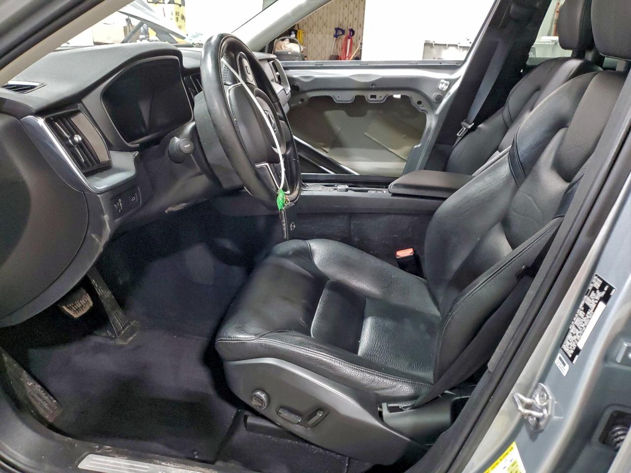 2018 Volvo Xc60 T6 Momentum VIN: YV4A22RK6J1084932 Lot: 93200315