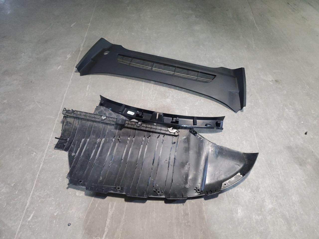 2023 Tesla Model Y VIN: 7SAYGDEE7PF668421 Lot: 90459325