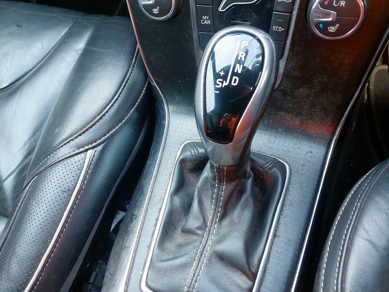 2017 VOLVO V40 D4 [190] R DESIGN PRO 5DR GEARTRONIC