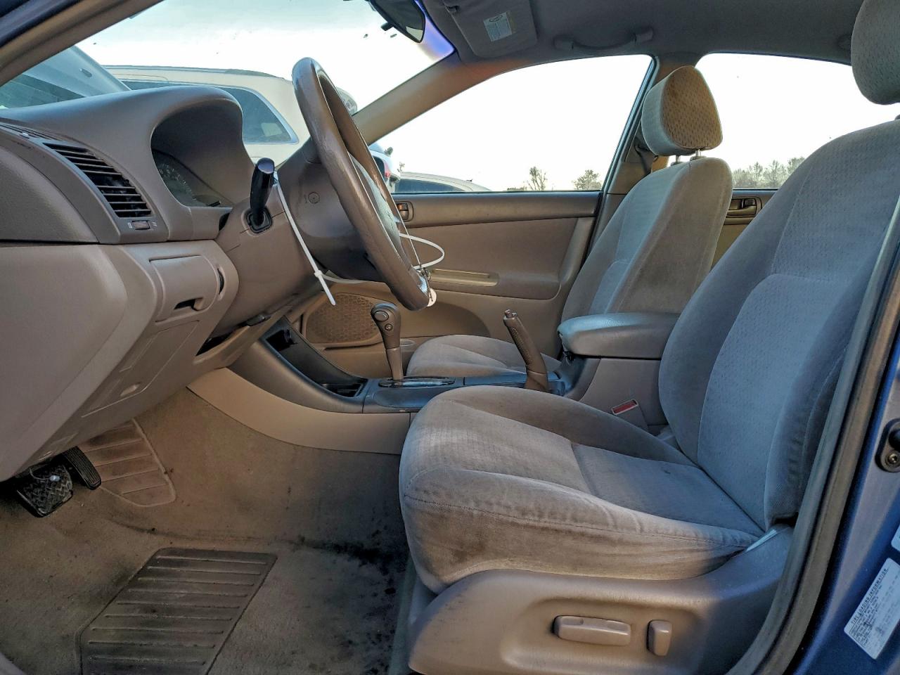 2003 Toyota Camry Le VIN: 4T1BE32K83U722397 Lot: 94186415