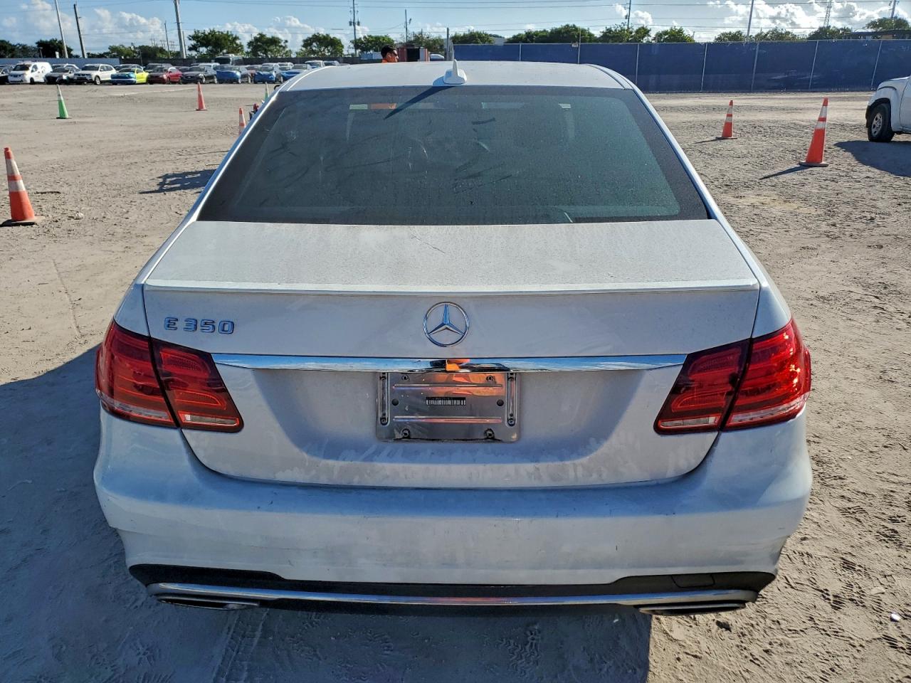 2014 Mercedes-Benz E 350 VIN: WDDHF5KB1EA856816 Lot: 94132485