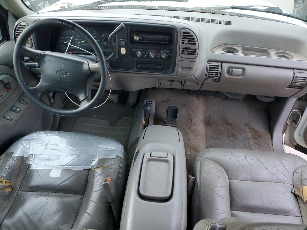 1996 Chevrolet Gmt-400 K1500 VIN: 2GCEK19RXT1173735 Lot: 93339425