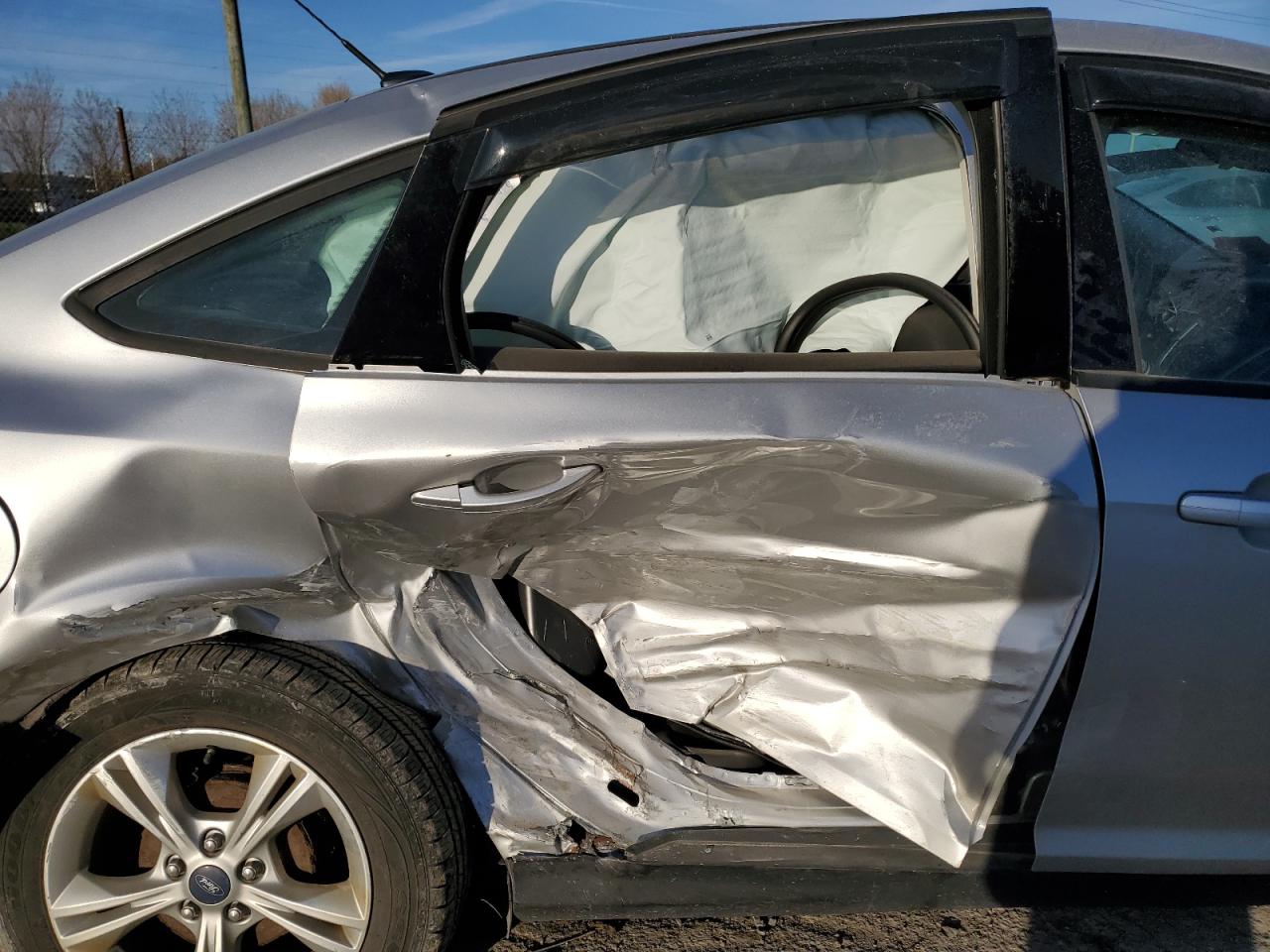 2014 Ford Focus Se VIN: 1FADP3F29EL285221 Lot: 92234415