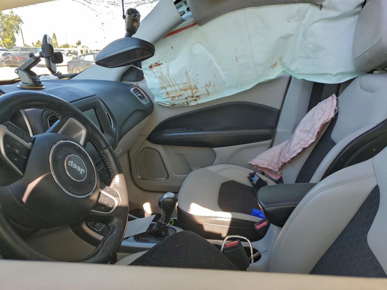 2019 Jeep Compass Latitude VIN: 3C4NJCBB5KT743052 Lot: 94564075