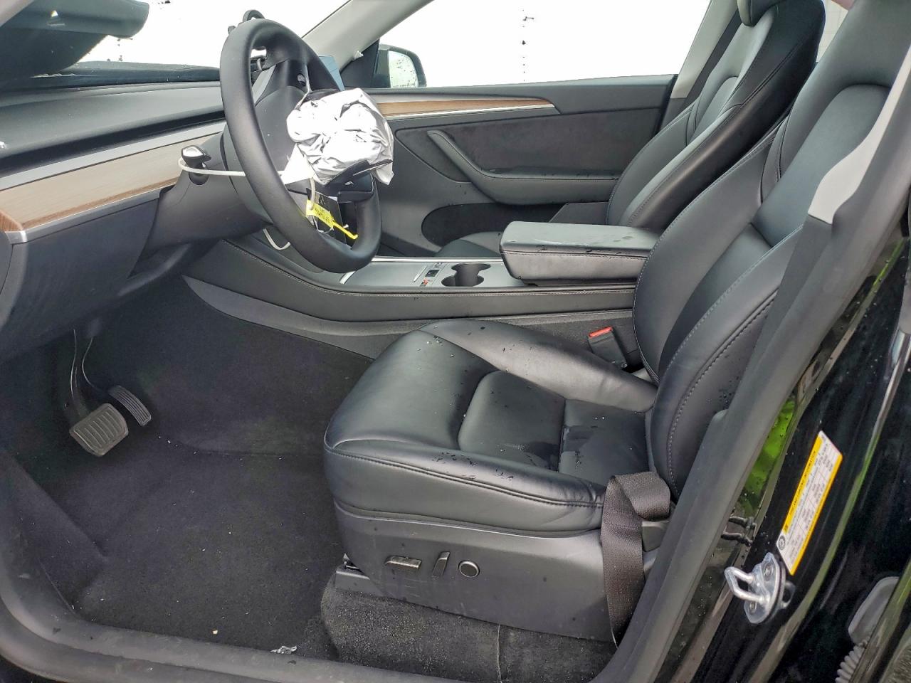 2024 Tesla Model Y VIN: 7SAYGDED2RF162618 Lot: 93695165