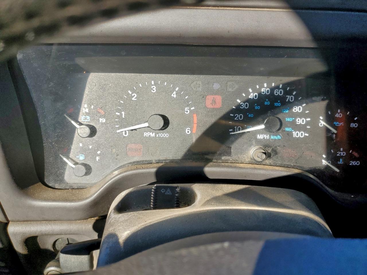 2000 Jeep Wrangler / Tj Sport VIN: 1J4FA49S5YP722998 Lot: 94358885