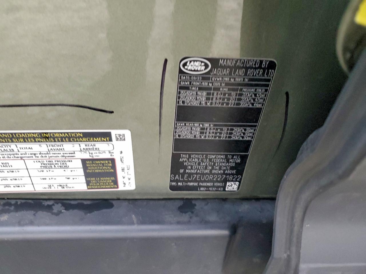 2024 Land Rover Defender 110 S VIN: SALEJ7EU0R2271822 Lot: 90885015