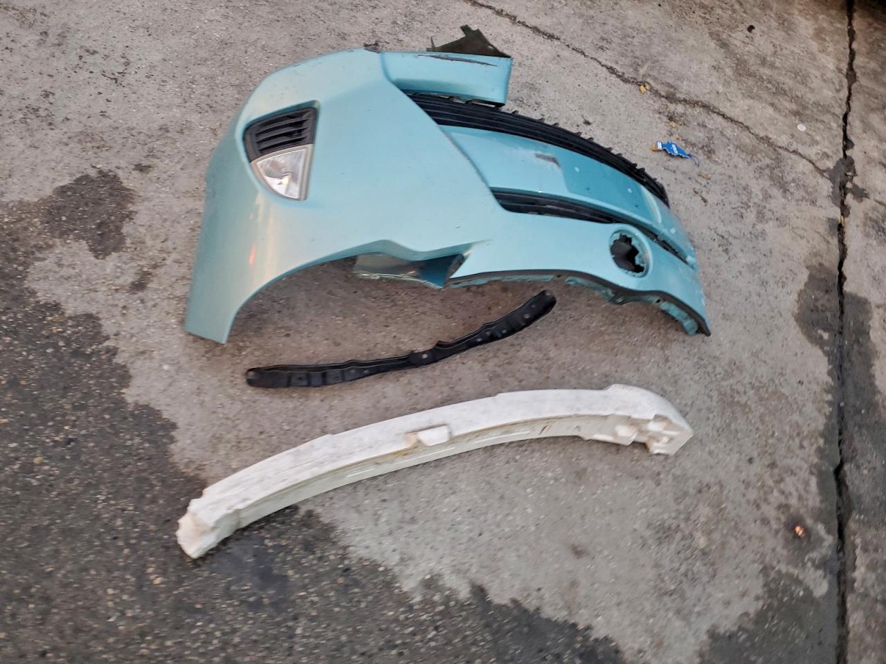 2012 Toyota Prius C VIN: JTDKDTB38C1011963 Lot: 92752435