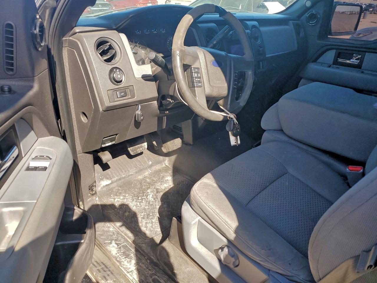 2013 Ford F150 VIN: 1FTMF1CM2DFC87302 Lot: 94087265