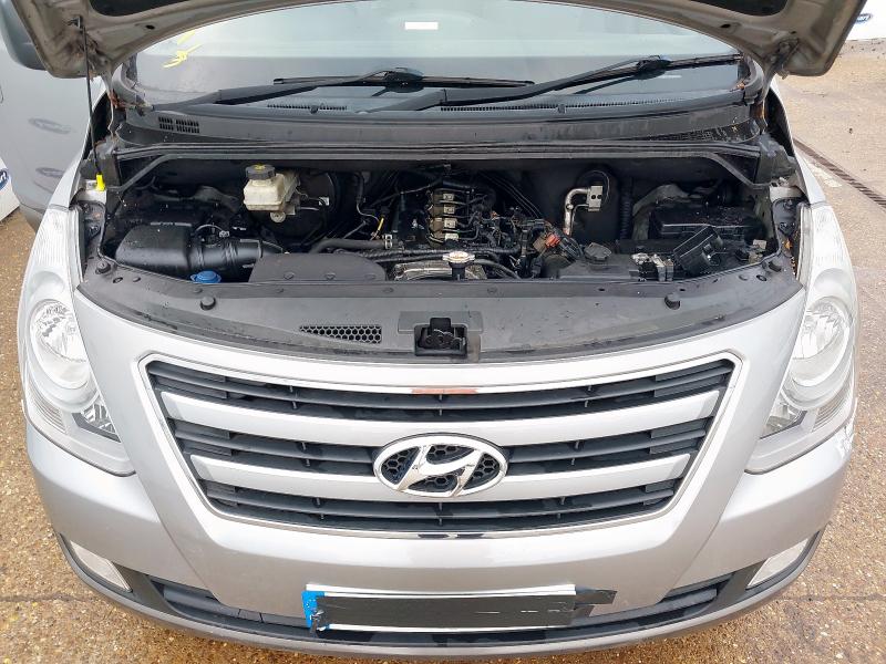 2017 HYUNDAI I800 2.5 CRDI SE 5DR AUTO