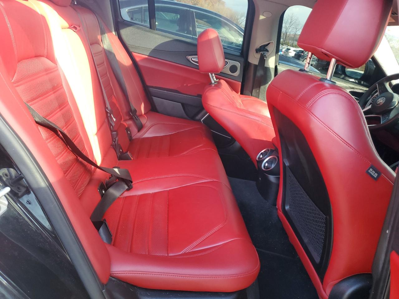 2018 Alfa Romeo Giulia Ti Q4 VIN: ZARFAEEN8J7597325 Lot: 91637325