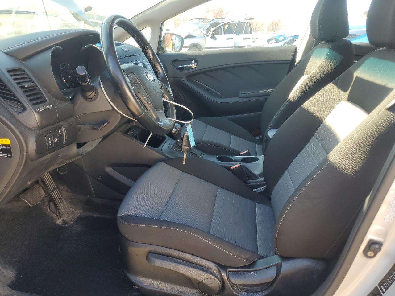 2016 Kia Forte Ex VIN: KNAFX5A81G5635360 Lot: 92906945