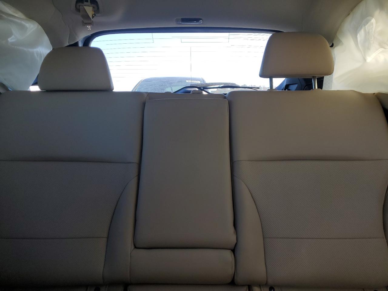 2018 Subaru Outback 2.5I Limited VIN: 4S4BSANC3J3343599 Lot: 92520125