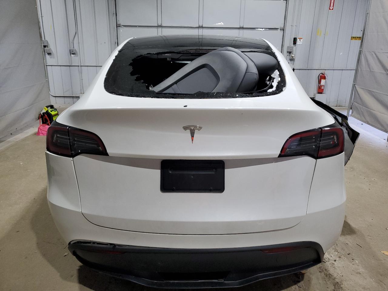 2025 Tesla Model Y VIN: 7SAYGDED7SF219661 Lot: 81335665