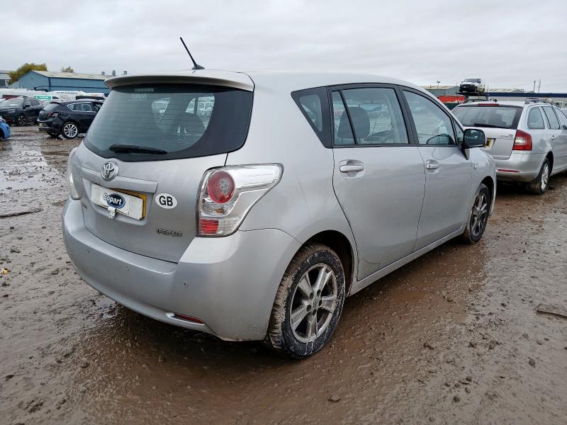 2010 TOYOTA VERSO 2.0 D-4D TR 5DR