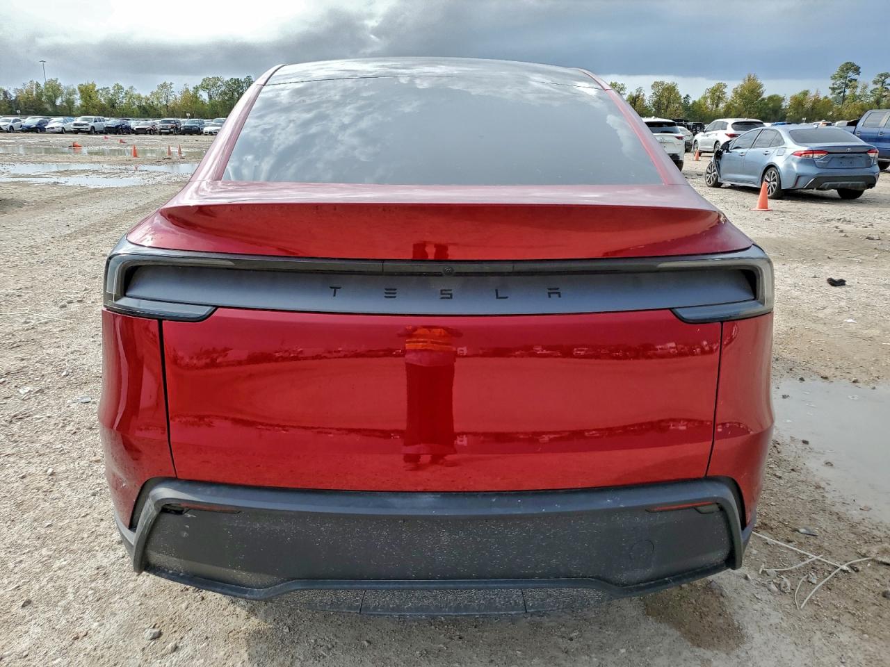 2026 Tesla Model Y VIN: 7SAYGDED0TA470309 Lot: 93713595