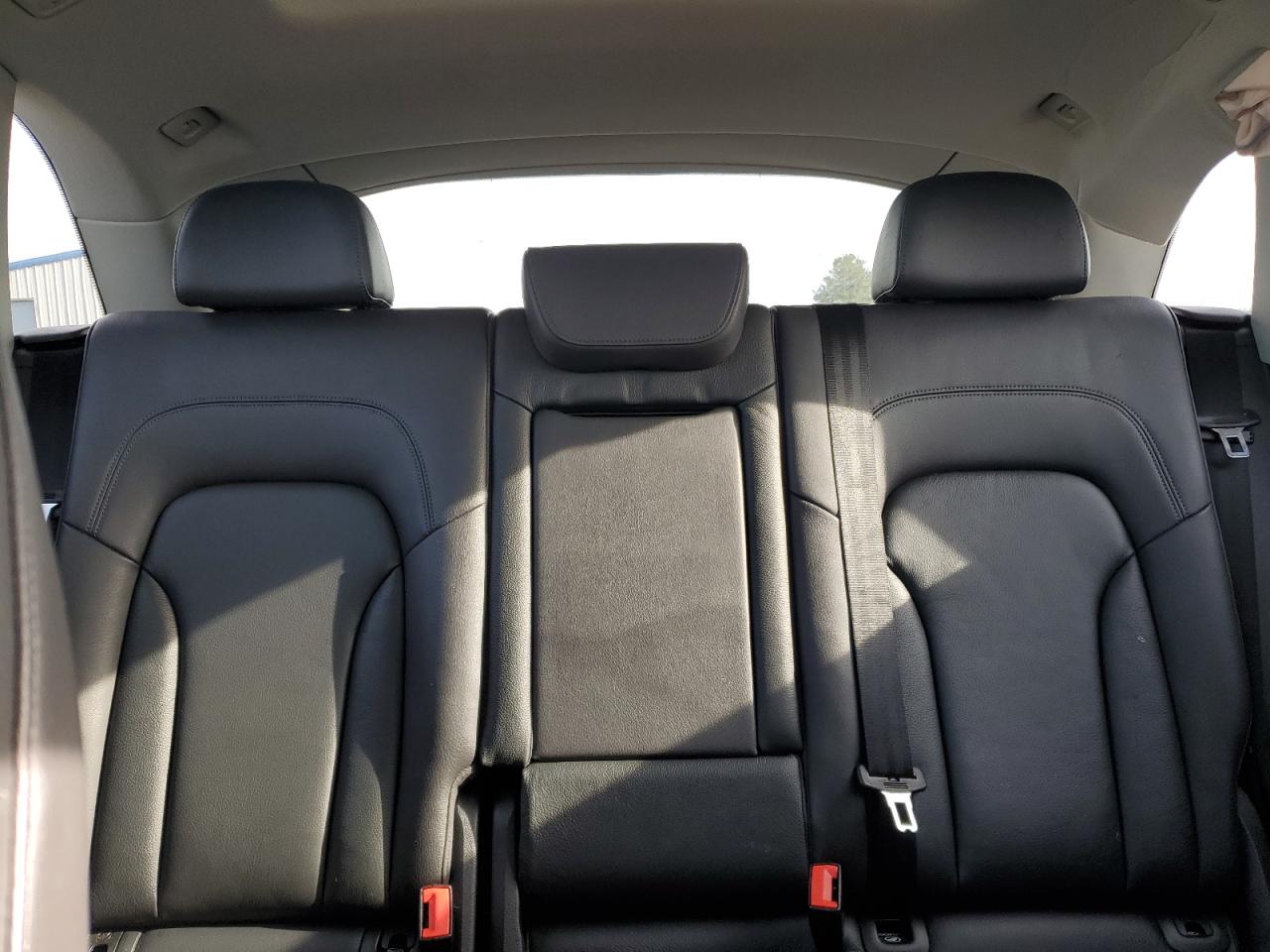 2017 Audi Q5 Premium VIN: WA1C2AFP1HA070673 Lot: 92834105