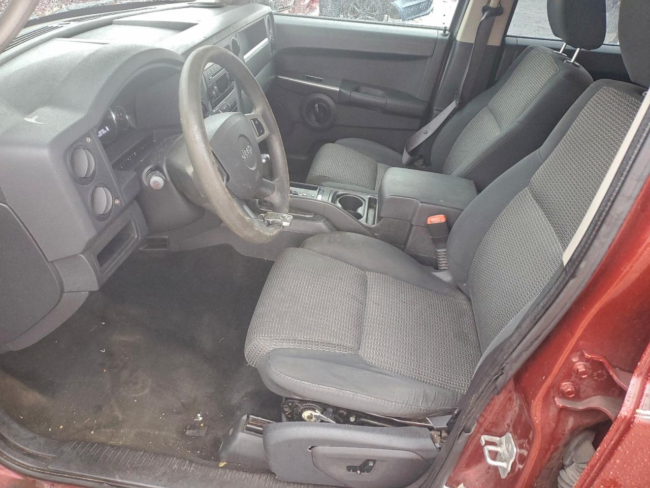 2008 Jeep Commander Sport VIN: 1J8HG48K98C225242 Lot: 94402465