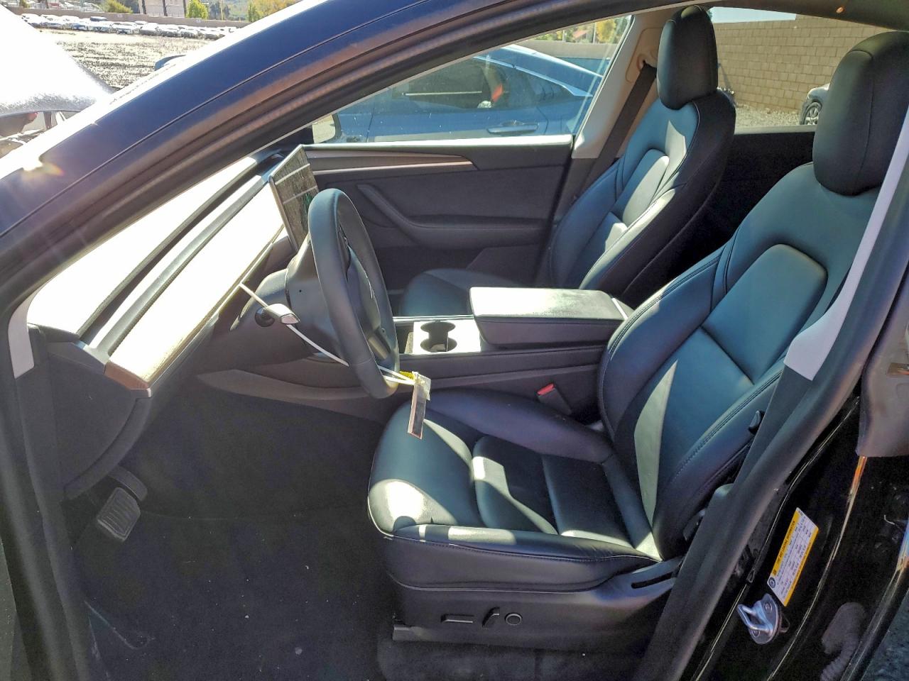 2023 Tesla Model Y VIN: 7SAYGAEE7PF621825 Lot: 92108145