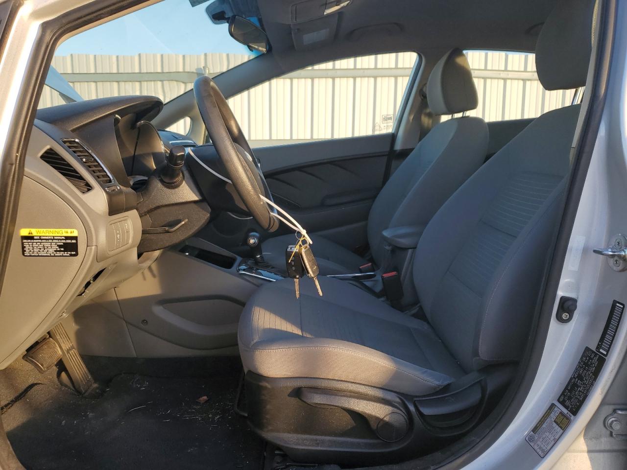 2018 Kia Forte Lx VIN: 3KPFL4A70JE268558 Lot: 92859935