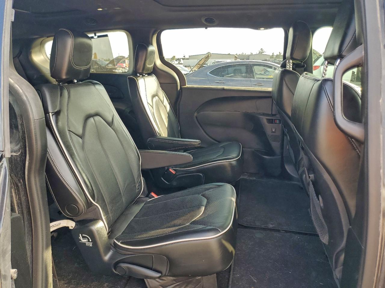 2018 Chrysler Pacifica Limited VIN: 2C4RC1GG8JR171545 Lot: 94046425