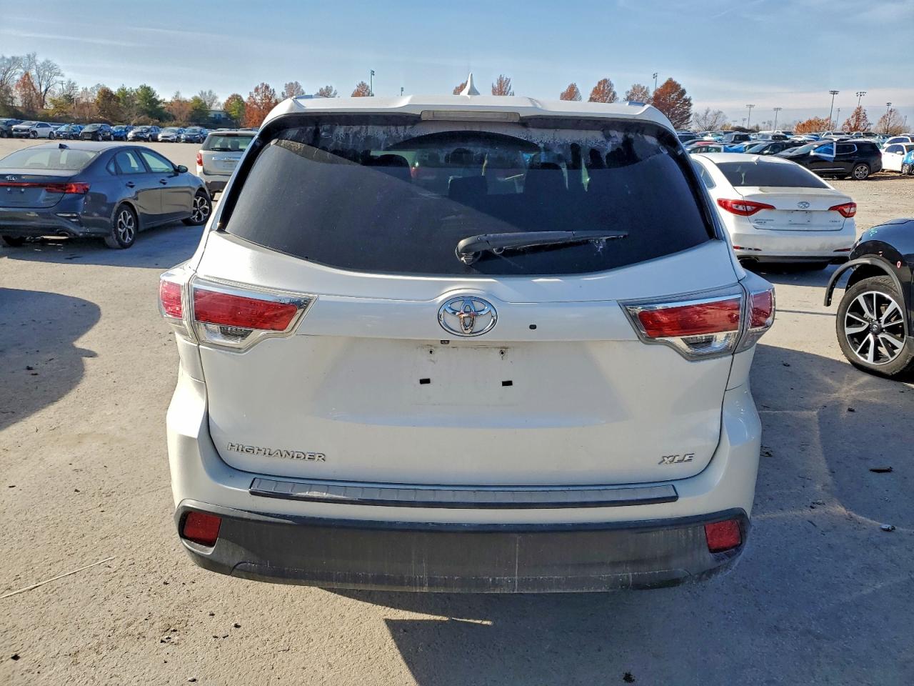 2014 Toyota Highlander Xle VIN: 5TDKKRFHXES011158 Lot: 94123285
