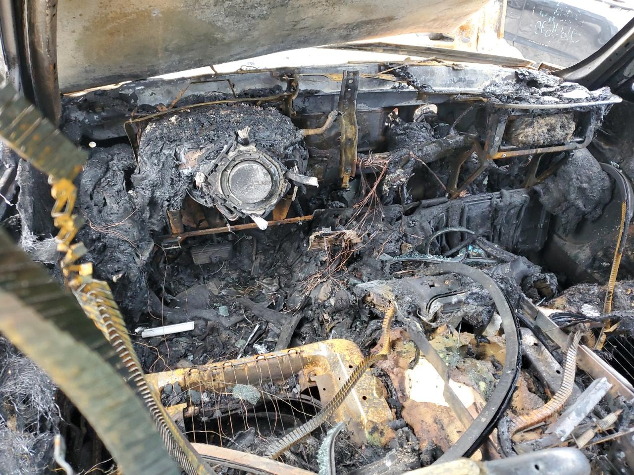 2002 Chevrolet Silverado K1500 VIN: 2GCEK19T121258022 Lot: 92391675