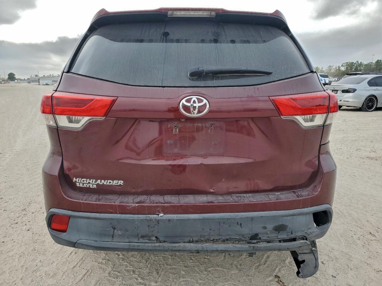 2018 Toyota Highlander Le VIN: 5TDZZRFH7JS257606 Lot: 93946745