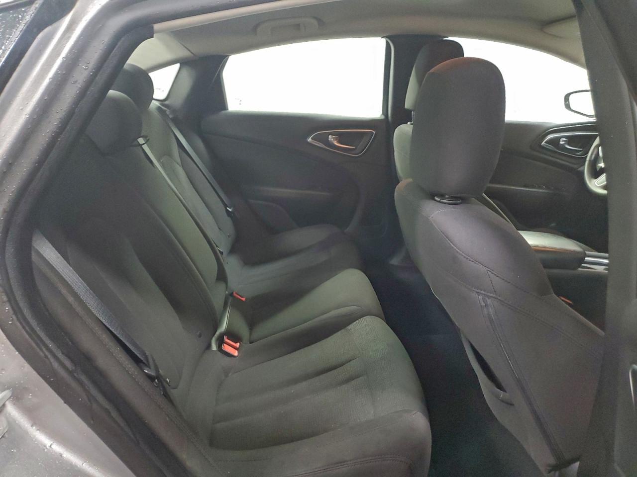 2015 Chrysler 200 Limited VIN: 1C3CCCAB7FN556618 Lot: 94276485