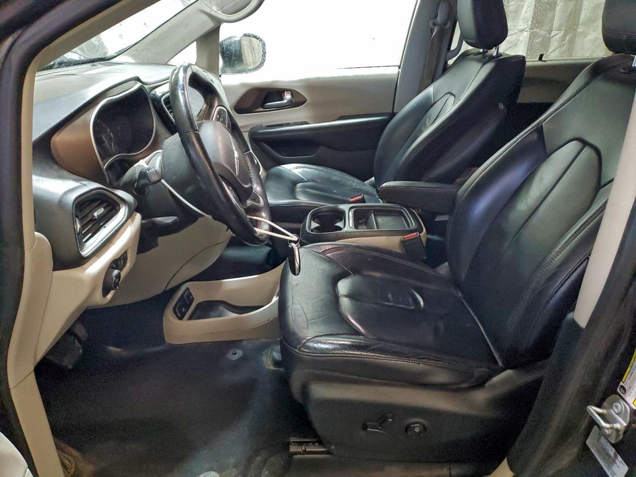 2017 Chrysler Pacifica Touring L VIN: 2C4RC1BG0HR820627 Lot: 93116355