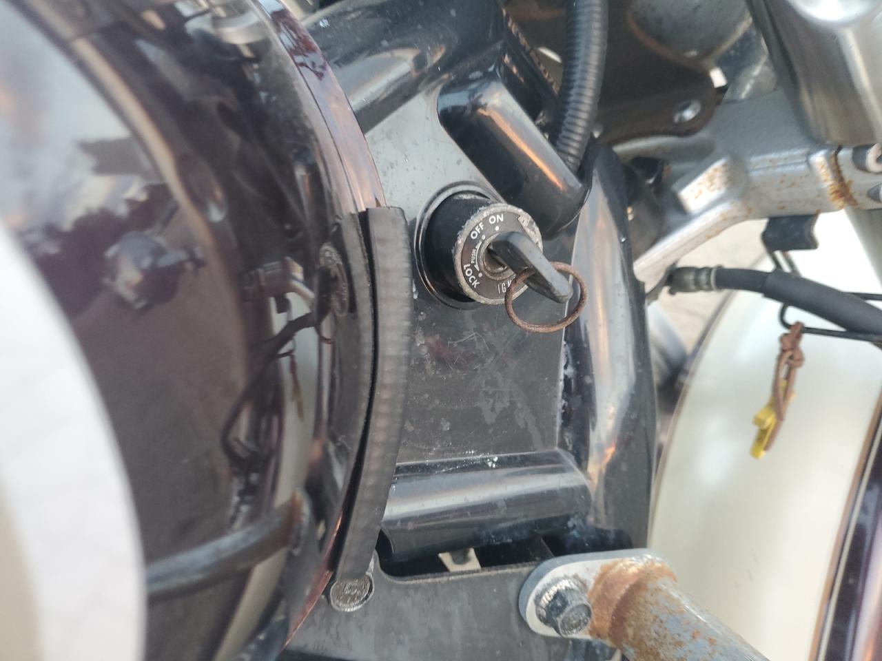 2000 Yamaha Xvs1100 VIN: JYAVP11E9YA007273 Lot: 94147175