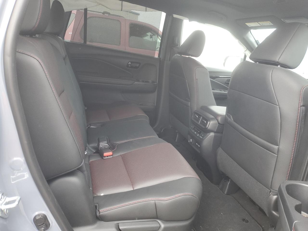 2024 Honda Passport Black Edition VIN: 5FNYF8H89RB012060 Lot: 92219765