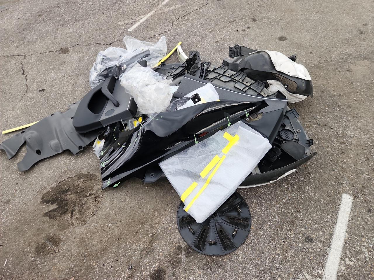 2024 Tesla Model 3 VIN: 5YJ3E1EA7RF738527 Lot: 92720265