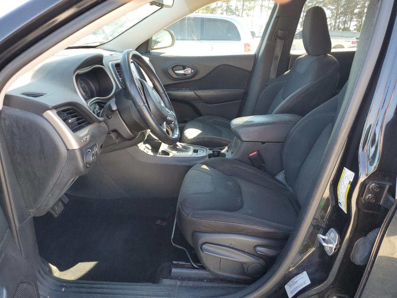 2015 Jeep Cherokee Latitude VIN: 1C4PJLCB9FW771086 Lot: 91186135